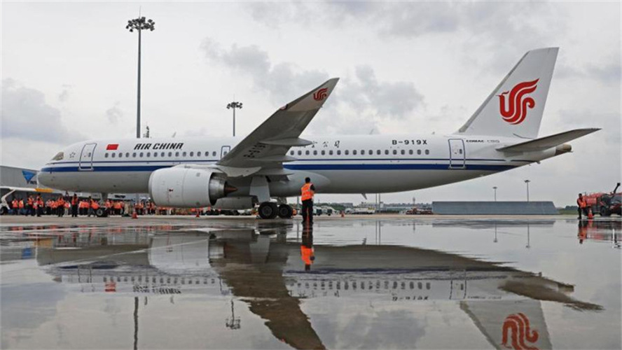 Primeiro avi?o C919 da Air China faz voo inaugural